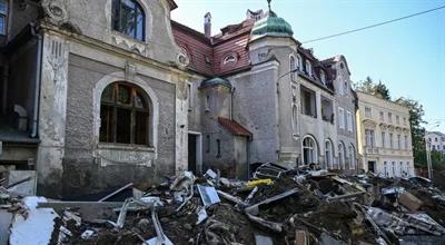 Wielka woda niszczy cenne zabytki, biblioteki i domy kultury