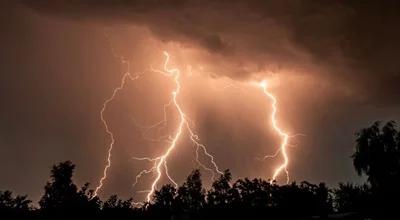 Nowe alerty IMGW. Burze nie odpuszczą