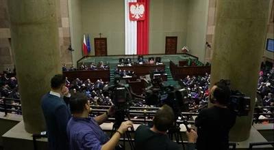 KO czuje na plecach oddech PiS. Trzeciej Drodze depcze po piętach Konfederacja