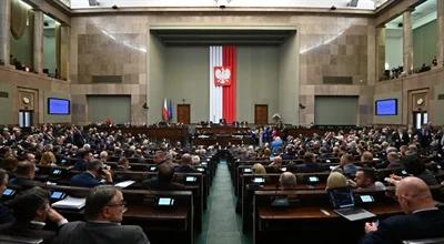 Mniejsze partie mogą być skonsumowane przez hegemonów. Politolog ostrzega