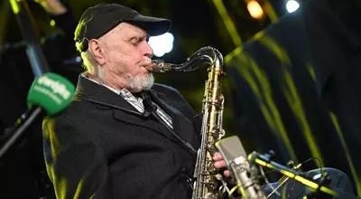 Początki z muzyką i zakaz jazzu w Polsce. Wspomnienia Jana Ptaszyna Wróblewskiego